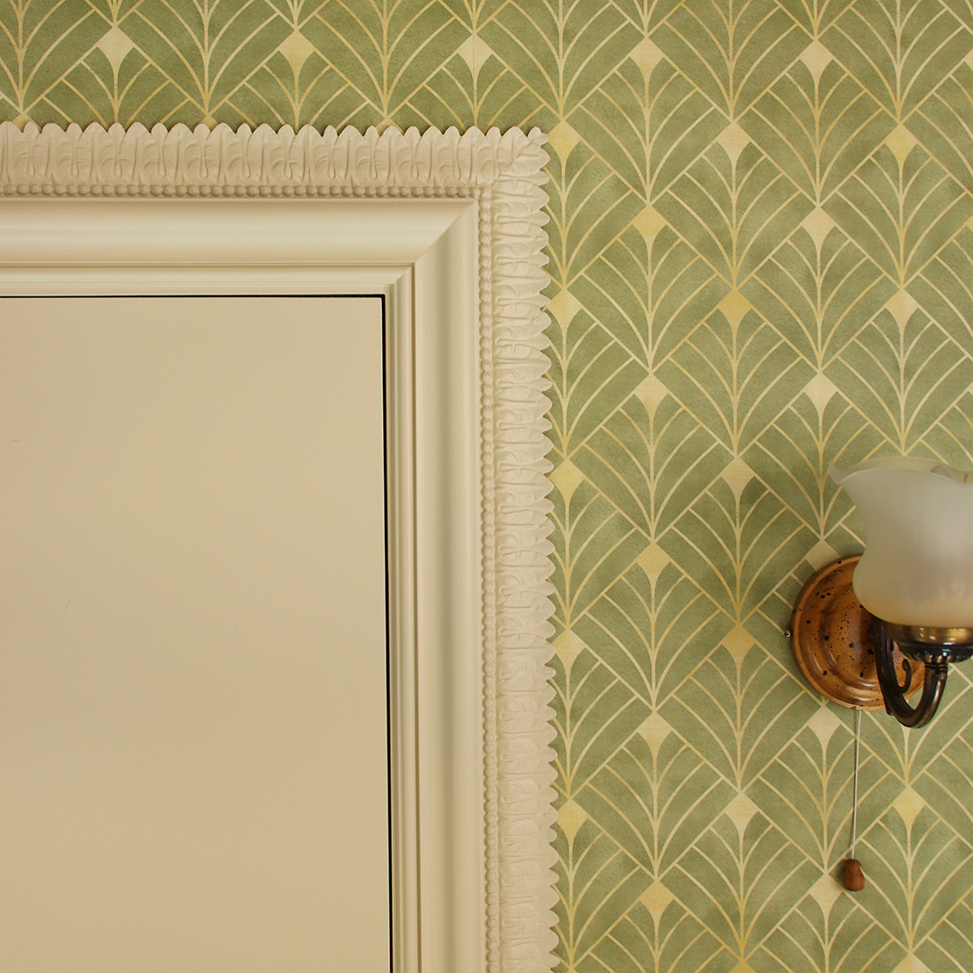 610/D Waterleaf & Bobbin Strip Moulding
