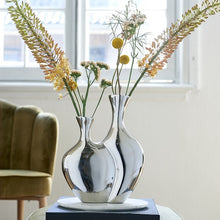 Kép betöltése a galériamegjelenítőbe: Riviera Maison Double Flower váza M
