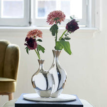 Kép betöltése a galériamegjelenítőbe: Riviera Maison Double Flower váza S
